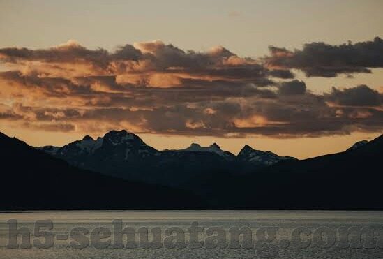 2018中文韩国伦理片迅雷-2018年中文韩国伦理片，网络时代的文化碰撞与道德边界